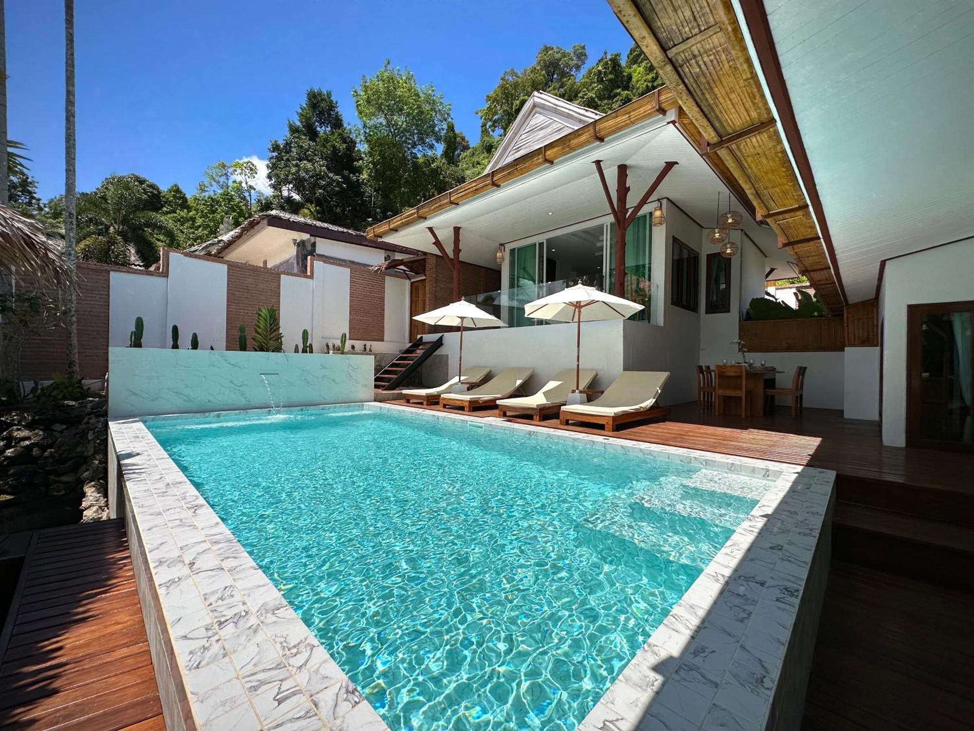 Baan Phuvara Retreat - Romantic Jacuzzi Mountain View Villas Ao Nang Room photo