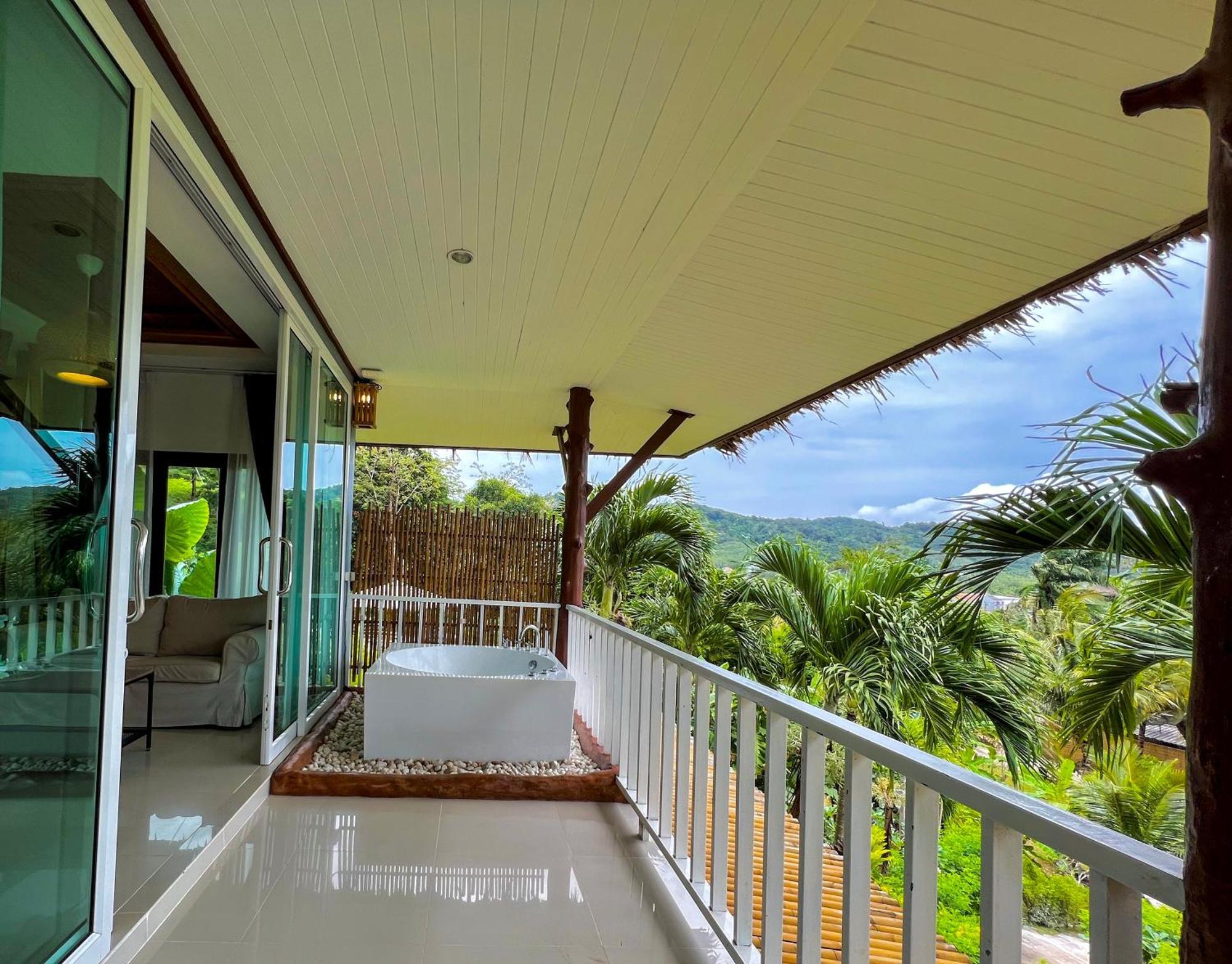 Baan Phuvara Retreat - Romantic Jacuzzi Mountain View Villas Ao Nang Room photo