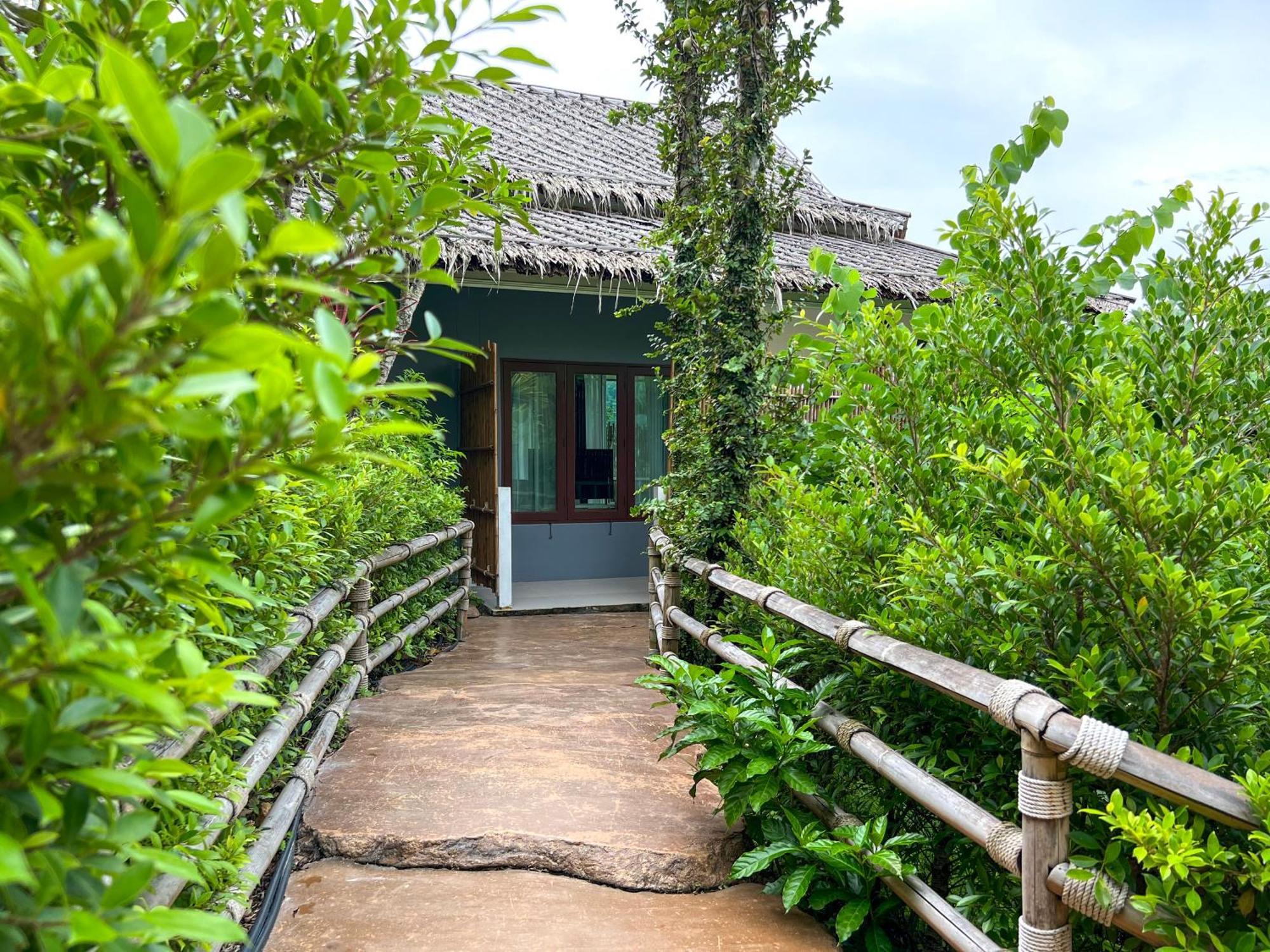Baan Phuvara Retreat - Romantic Jacuzzi Mountain View Villas Ao Nang Room photo